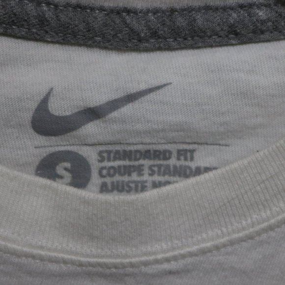 Nike T | Nike T-shirt | Mens Nike | Mens Nike T | White Nike T Shirt - Picture 4 of 8